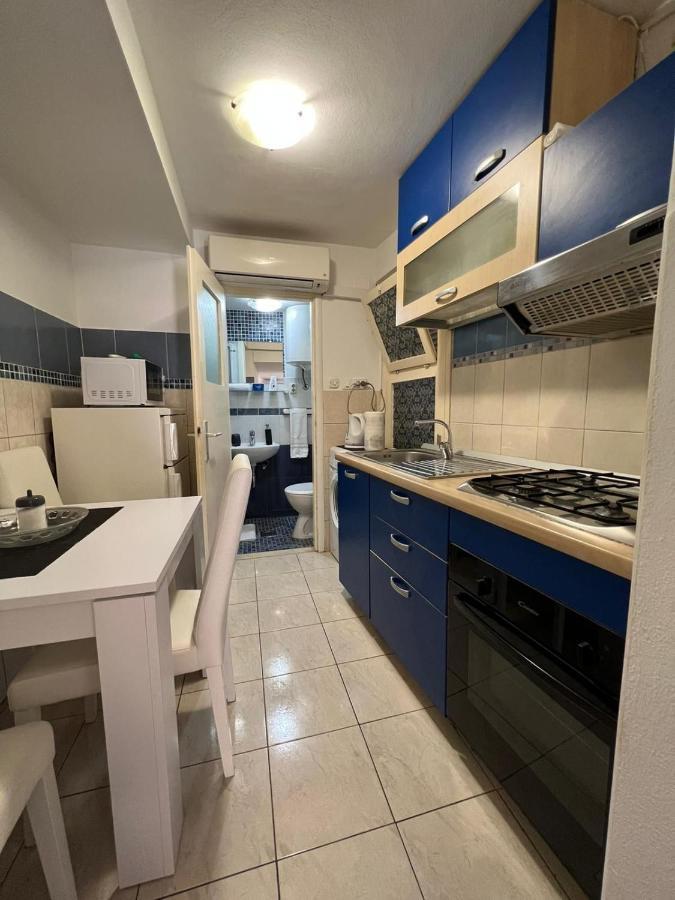 Old Town Apartment Nina 1 Split Bagian luar foto